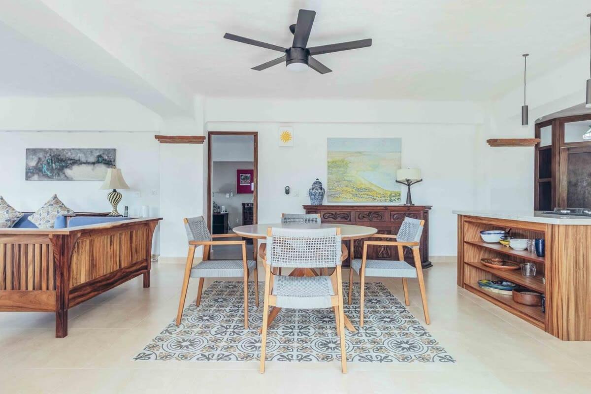 Ocean View 2br Condo-balcony-beach-pool Apartamento *